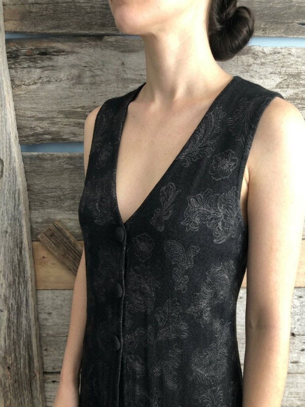 𝅺maxima Size Med Black sleeveless v-neck button down vintage top